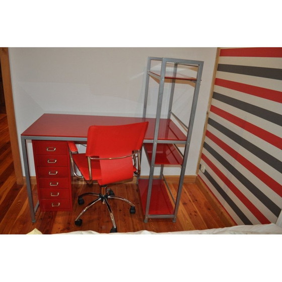 Image 1 of Bureau vintage Bauhaus avec chaise et armoire métallique