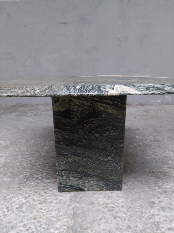 Image 1 of Table basse en marbre gris