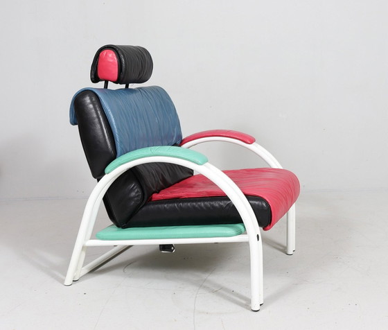 Image 1 of Lounge Chair/fauteuil postmoderne avec ottomane dans le style de Memphis Milano, Italie, années 1980