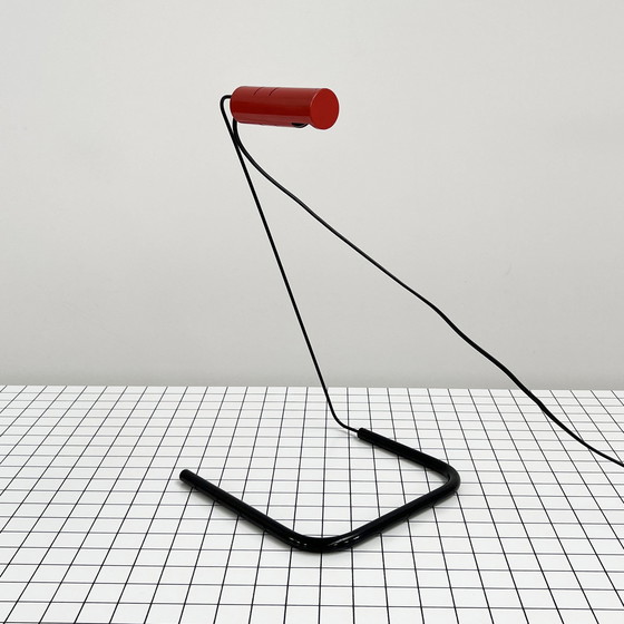 Image 1 of Lampe de bureau Slalom rouge par Vico Magistretti pour Oluce, 1980S