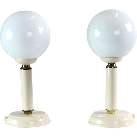 Image 1 of Paire de lampes vintage en verre opalin, Tchécoslovaquie 1970