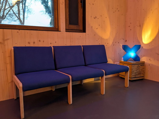 Image 1 of Banc bleu élégant