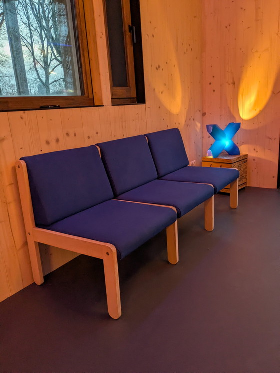 Image 1 of Banc bleu élégant