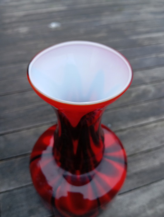 Image 1 of Vase Opaline Soufflé Marbrée Rouge/Noir Italie Empoli, Pop Art,1970