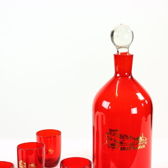 Image 1 of Set de bouteilles et de verres à liqueur en verre rouge, Tchèque 1960