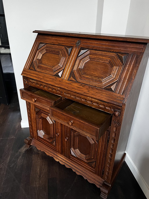 Secretaire