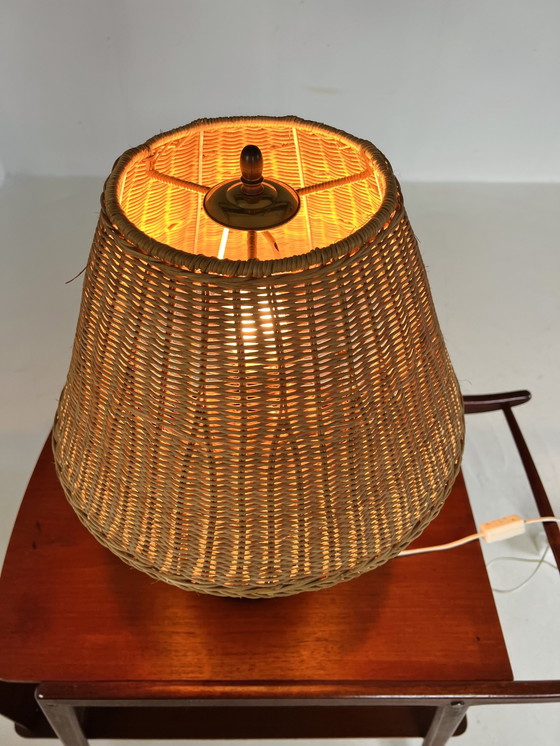 Image 1 of Lampe de table vintage en rotin '60