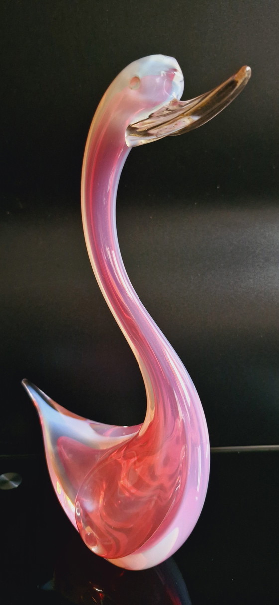 Image 1 of Paire d'oiseaux en verre de Murano rose opalin des années 60