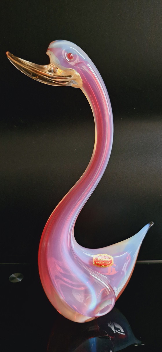 Image 1 of Paire d'oiseaux en verre de Murano rose opalin des années 60