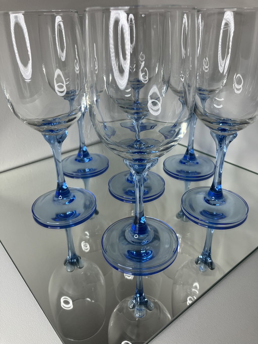 Magnifique verre à vin bleu de Murano