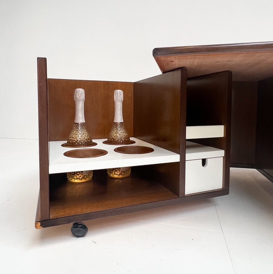 Image 1 of Table basse italienne avec fonction bar, années 1960