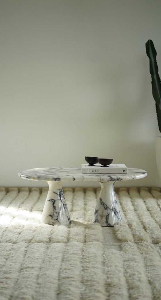 Image 1 of Table basse Calacatta Viola avec 2 pieds solides