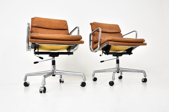 Image 1 of Chaises à coussin souple par Charles et Ray Eames pour Herman Miller, 1970S, ensemble de 2