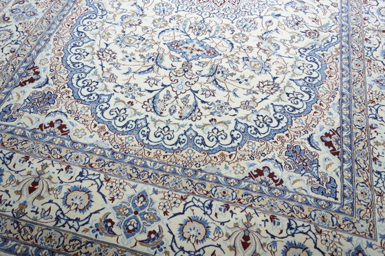 Image 1 of Tapis d'Orient Naïn 9 La noué à la main avec de la soie - 359 X 252 cm