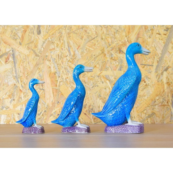 Image 1 of Ensemble de 3 canards en porcelaine chinoise turquoise, 1950