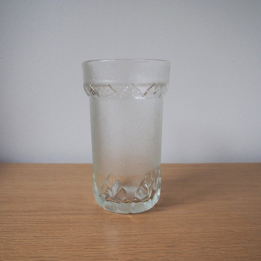 Vase en verre pressé italien Mcm avec motif de feuilles