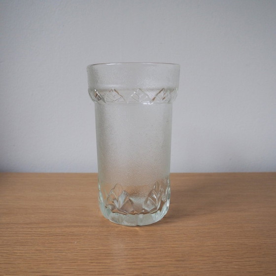 Image 1 of Vase en verre pressé italien Mcm avec motif de feuilles