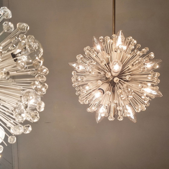 Image 1 of Ensemble de 2 lustres Snowball Starburst Sputnik Chandeliers par Emil Stejnar pour Rupert Nikoll, 1960s.
