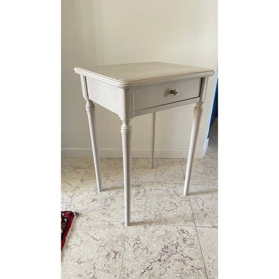 Image 1 of Table de nuit vintage patinée beige