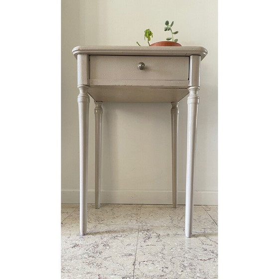 Image 1 of Table de nuit vintage patinée beige