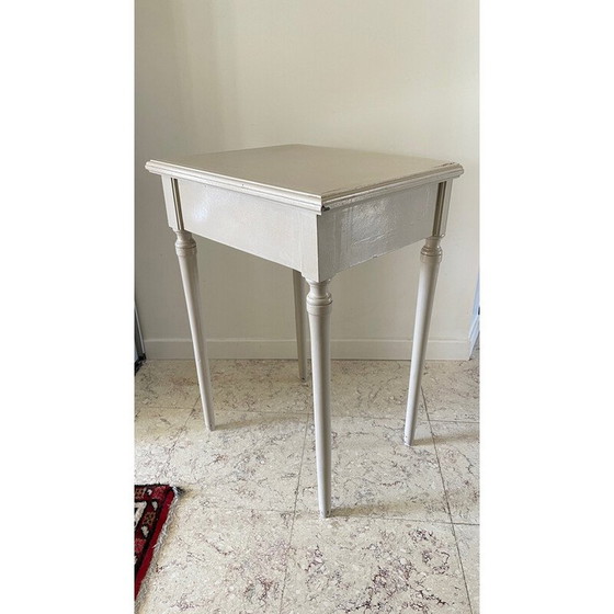 Image 1 of Table de nuit vintage patinée beige