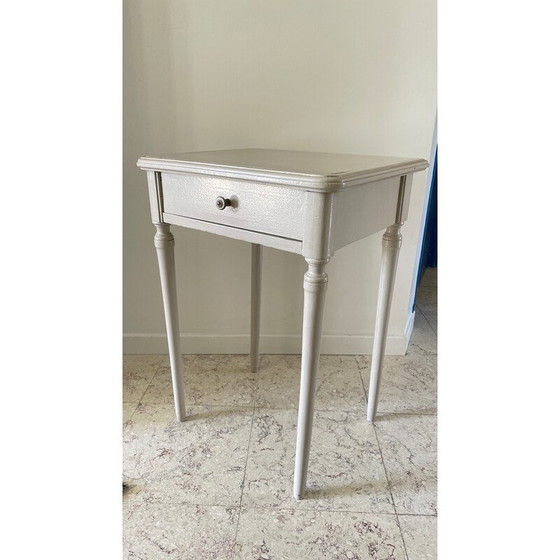 Image 1 of Table de nuit vintage patinée beige