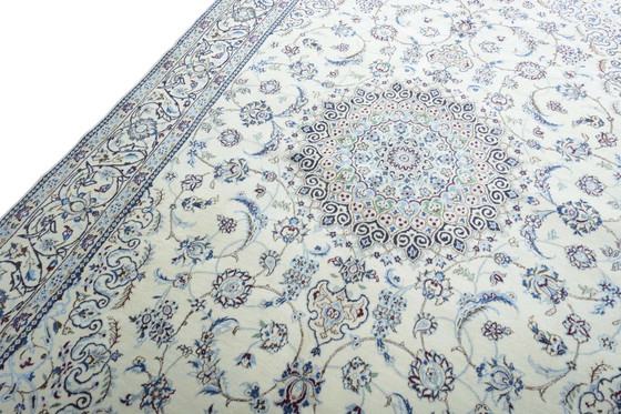 Image 1 of Naïn 9 La noué à la main avec soie et signature "Habibian" - 311 X 191 cm