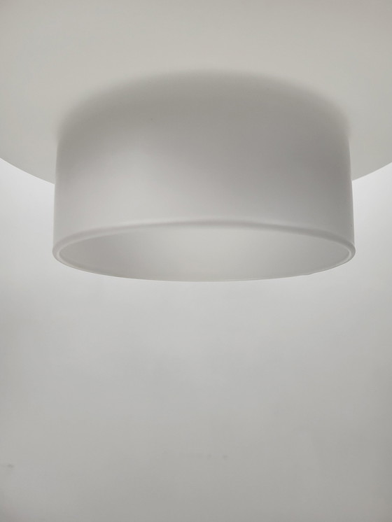 Image 1 of Lampe suspendue vintage en verre opalin, style scandinave, teck, années 1960