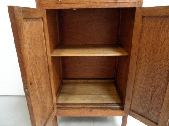 Image 1 of Armoire vintage en chêne à deux portes