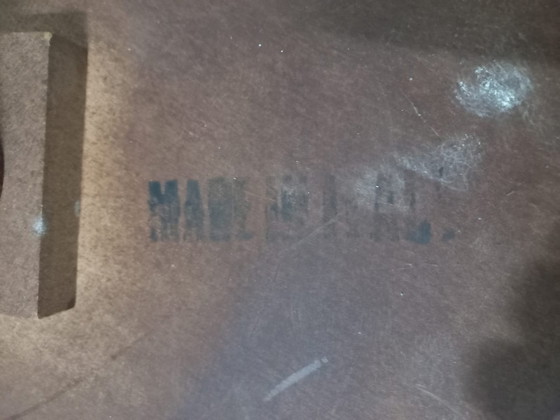 Image 1 of Table d'appoint vintage en noyer italien Table à plantes avec incrustation.