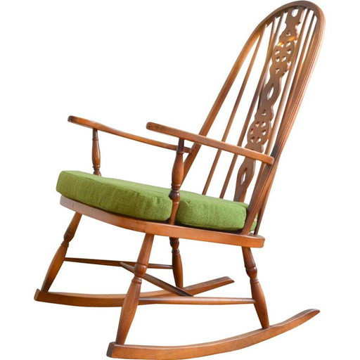 Fauteuil à bascule Windsor en hêtre et bois d'orme, 1950