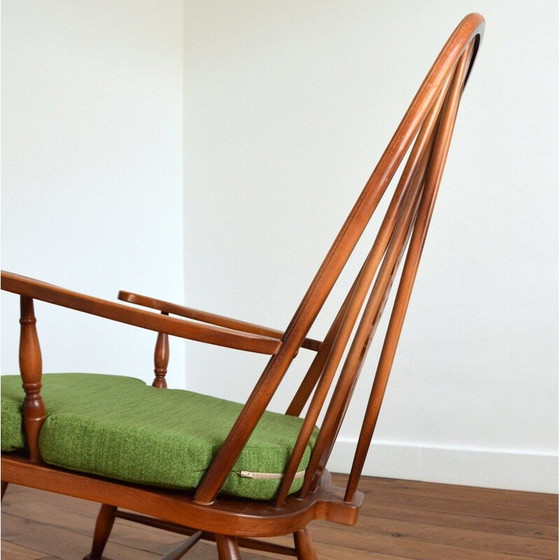 Image 1 of Fauteuil à bascule Windsor en hêtre et bois d'orme, 1950