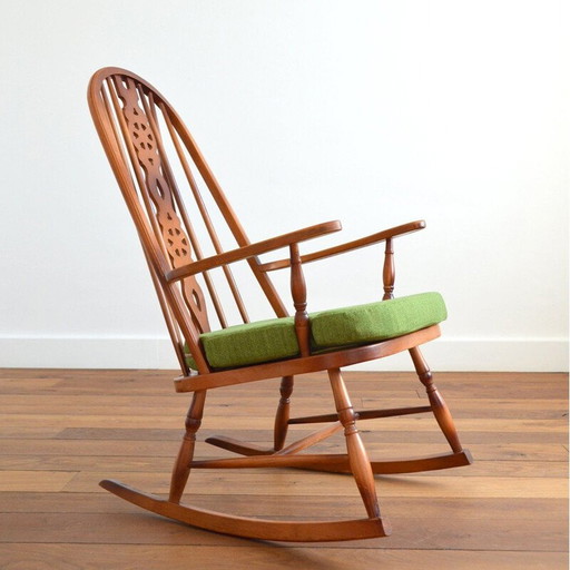 Fauteuil à bascule Windsor en hêtre et bois d'orme, 1950