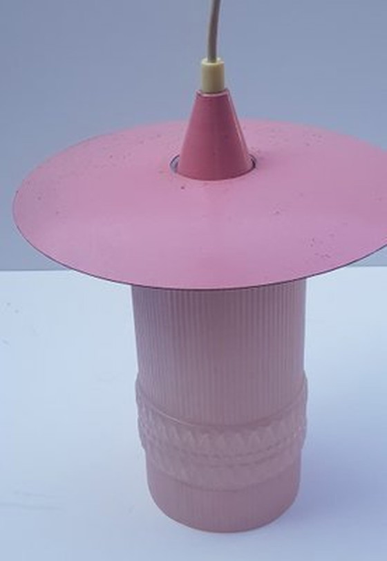 Image 1 of Mid Century - Plafonnier en verre Rosa avec écran en métal