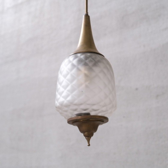 Image 1 of Lampe suspendue vintage en laiton et verre, France 1950