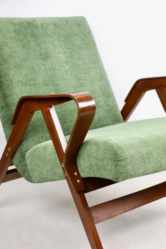 Image 1 of Fauteuil tchèque Tatra en vert olive attribué à Frantisek Jirak, 1970S