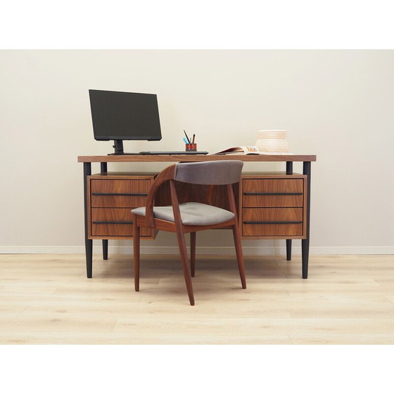 Image 1 of Bureau en noyer, design scandinave