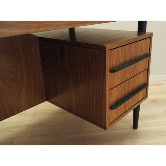 Image 1 of Bureau en noyer, design scandinave