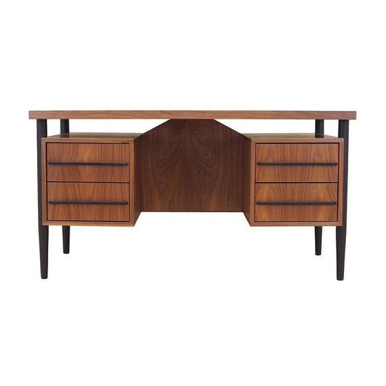 Image 1 of Bureau en noyer, design scandinave