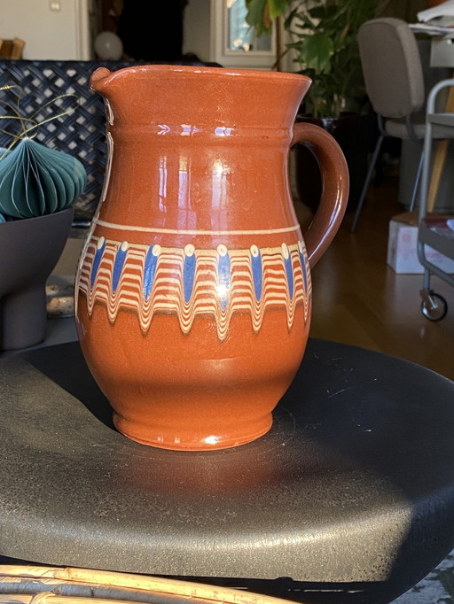 Jarre bulgare en poterie troyenne