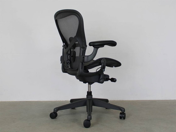 Image 1 of Aeron Remastered B Herman Miller Options complètes