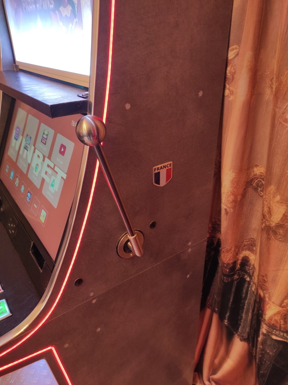 Image 1 of Ce Meuble De Bar Multifonctionnel A Été Conçu Pour Transformer N'Importe Quel Espace En Un Centre De Style