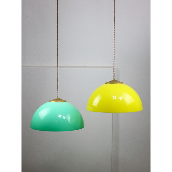 Image 1 of Lampe suspendue vintage en laiton et plexiglas, Italie