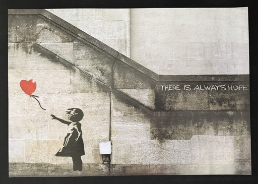 Banksy : "Hope Girl With Red Balloon" (Fille de l'espoir avec un ballon rouge).