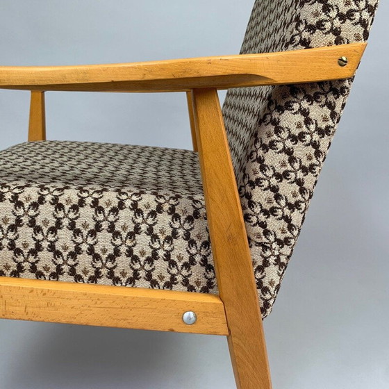 Image 1 of Paire de fauteuils en bois et tissu du milieu du siècle, Tchécoslovaquie, années 1970