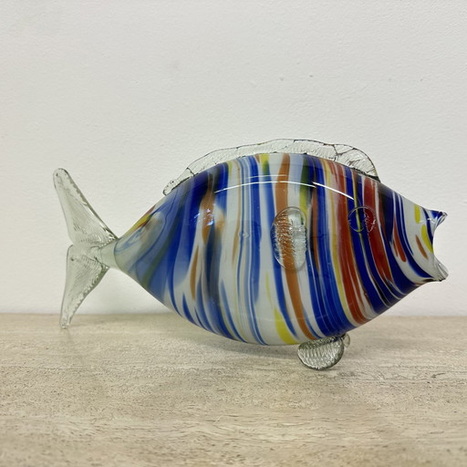 Sculpture de poisson en verre