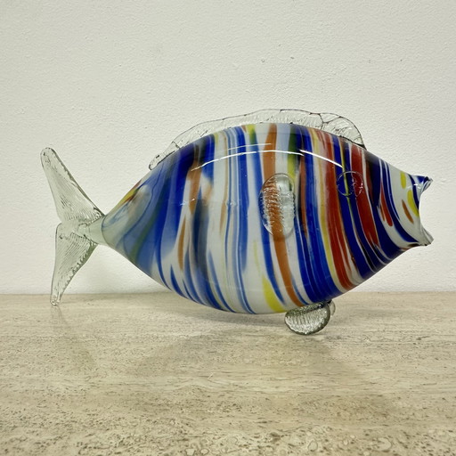 Sculpture de poisson en verre