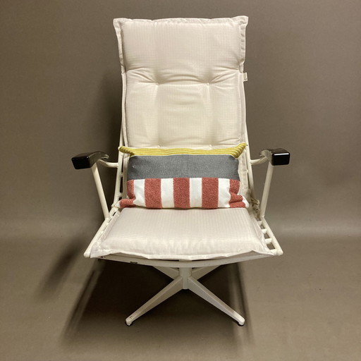 Fauteuil pivotant métal et Bakélite design 1960.