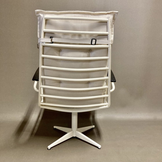 Image 1 of Fauteuil pivotant métal et Bakélite design 1960.