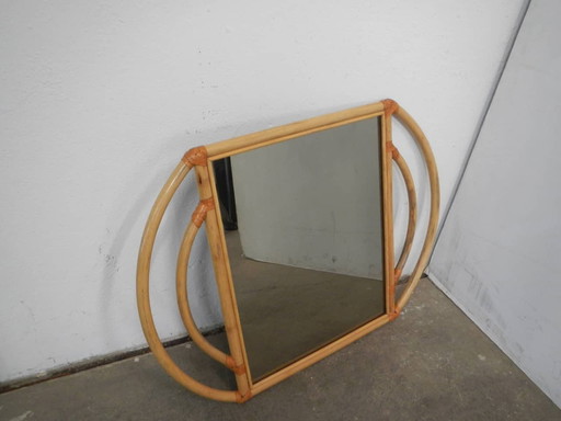 Miroir avec cadre en rotin 1970